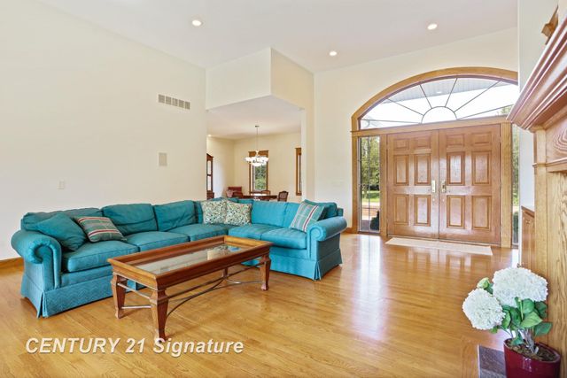 43 Sawmill Creek Trail, Saginaw, MI 48603