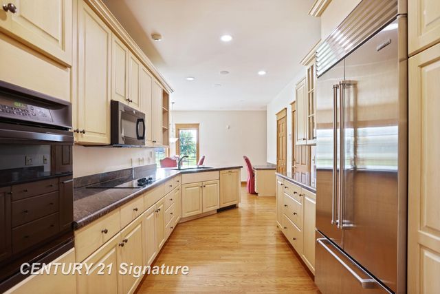 43 Sawmill Creek Trail, Saginaw, MI 48603