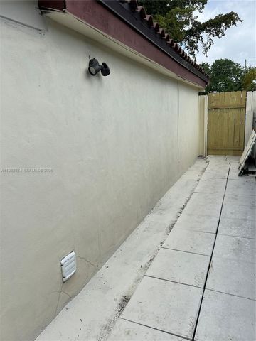 1400 NE 175th St, North Miami Beach, FL 33162