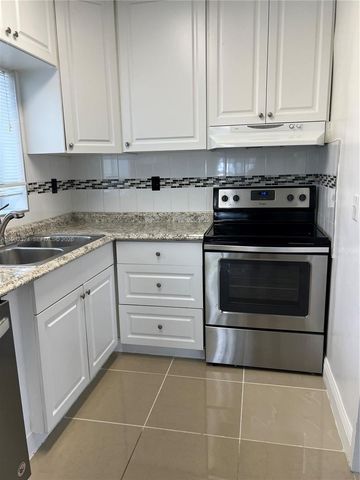 1400 NE 175th St, North Miami Beach, FL 33162