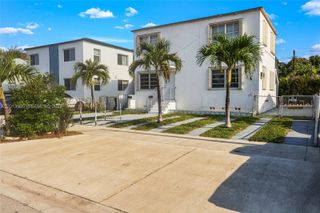 351 E 14th St, Hialeah, FL 33010