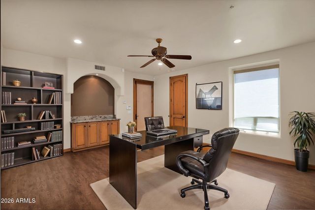4141 E LAKESIDE Lane, Paradise Valley, AZ 85253