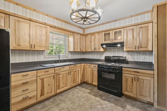 570 Woodside Drive SW, Pataskala, OH 43062
