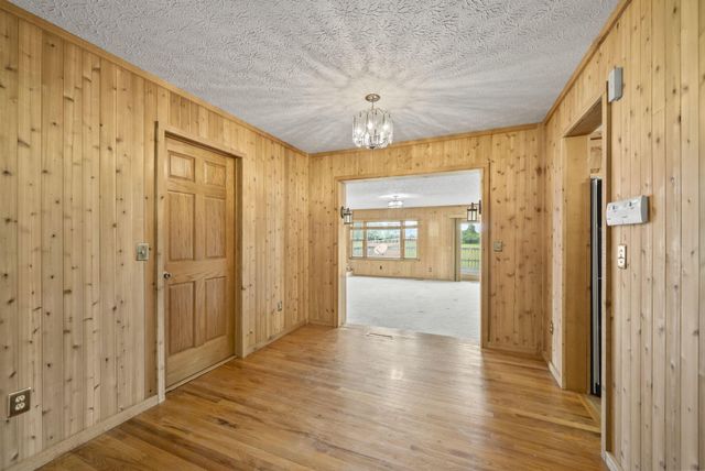 570 Woodside Drive SW, Pataskala, OH 43062