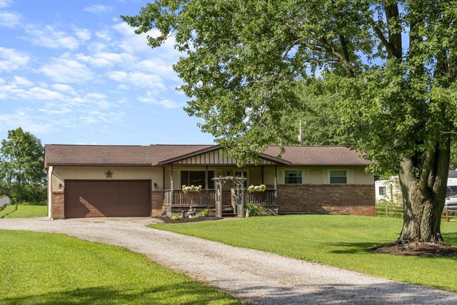 570 Woodside Drive SW, Pataskala, OH 43062