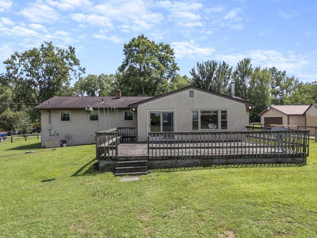 570 Woodside Drive SW, Pataskala, OH 43062
