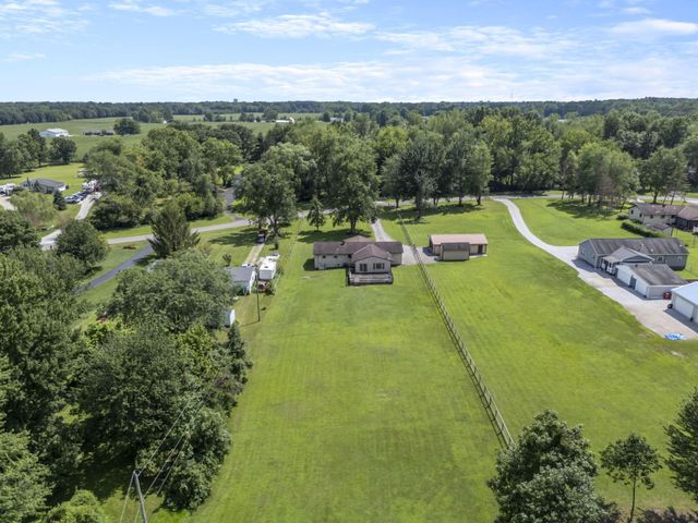570 Woodside Drive SW, Pataskala, OH 43062