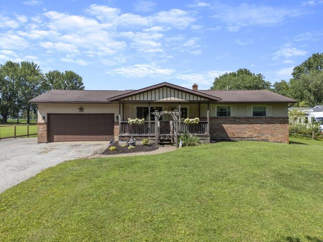 570 Woodside Drive SW, Pataskala, OH 43062