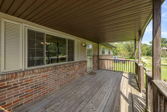 570 Woodside Drive SW, Pataskala, OH 43062