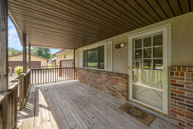 570 Woodside Drive SW, Pataskala, OH 43062