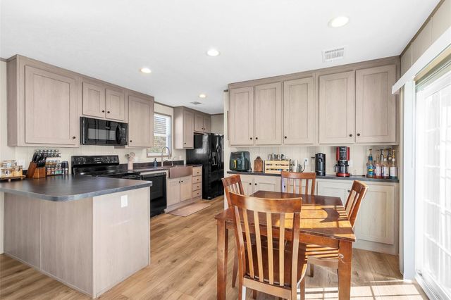 622 Lake Shore Drive, Trinity, TX 75862