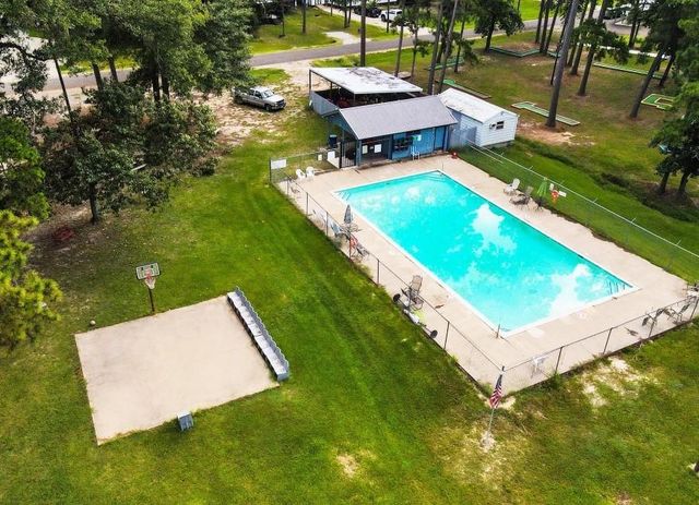 622 Lake Shore Drive, Trinity, TX 75862