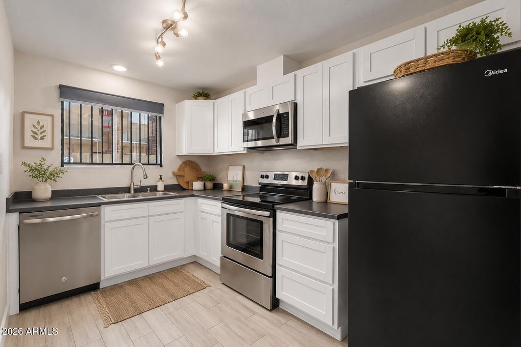 1533 W MISSOURI Avenue 6, Phoenix, AZ 85015