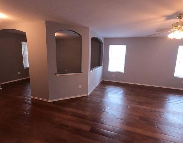 103 Easy ST, Hutto, TX 78634