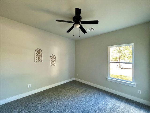 115 W Pauwela LN, Bastrop, TX 78602