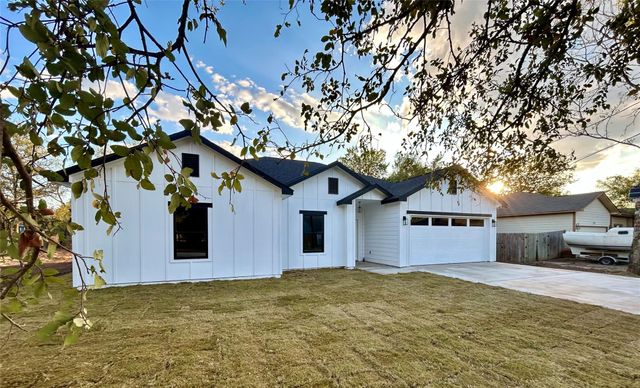 115 W Pauwela LN, Bastrop, TX 78602