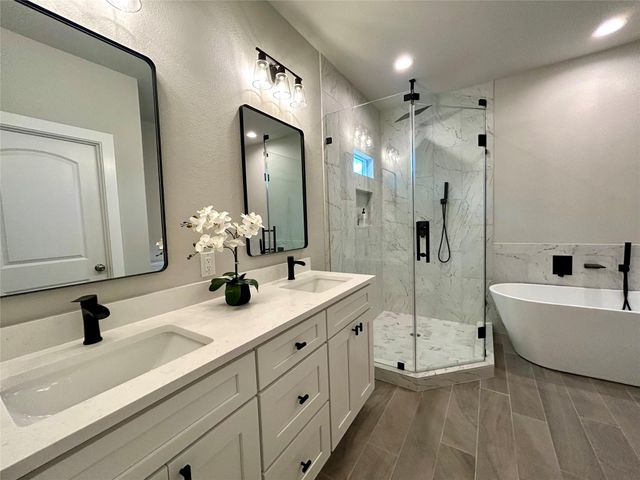 115 W Pauwela LN, Bastrop, TX 78602