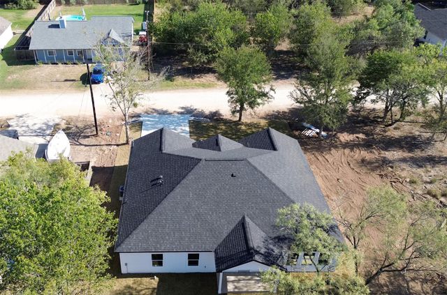 115 W Pauwela LN, Bastrop, TX 78602