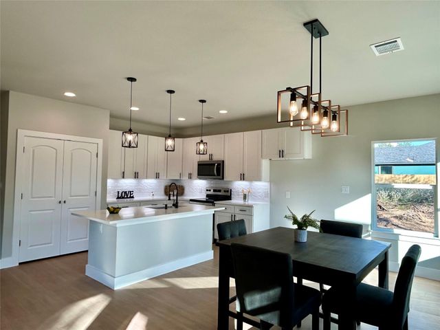 115 W Pauwela LN, Bastrop, TX 78602