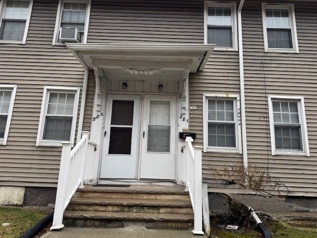 277 E Merrimack St 1, Lowell, MA 01852