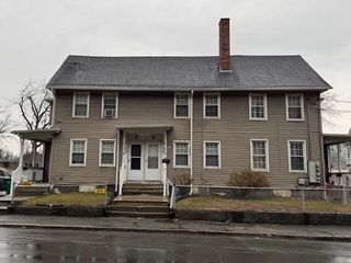 277 E Merrimack St 1, Lowell, MA 01852