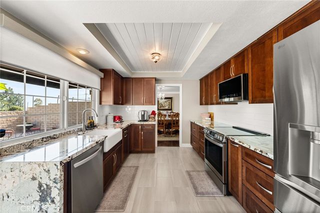 996 W Northwood Ave, Brea, CA 92821
