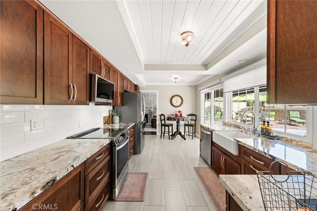 996 W Northwood Ave, Brea, CA 92821