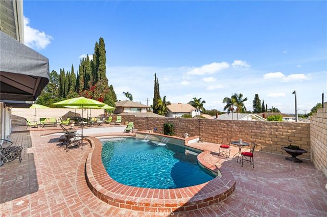 996 W Northwood Ave, Brea, CA 92821