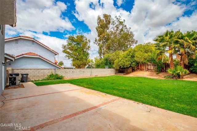 37450 Yorkshire, Palmdale, CA 93550