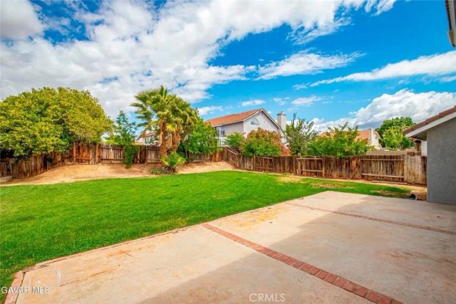 37450 Yorkshire, Palmdale, CA 93550