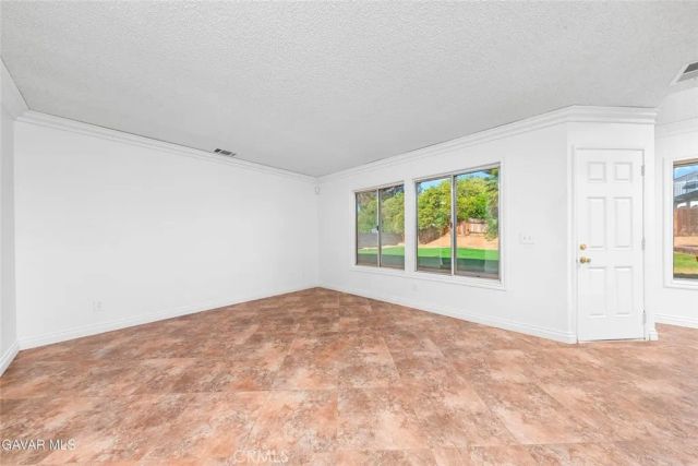 37450 Yorkshire, Palmdale, CA 93550