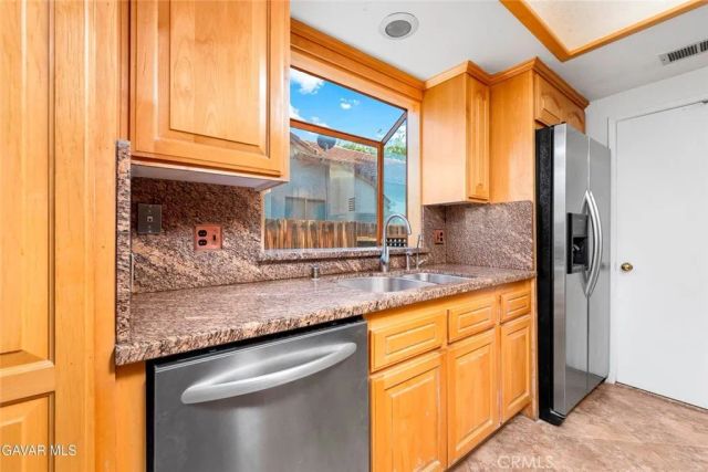 37450 Yorkshire, Palmdale, CA 93550