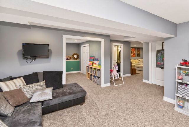3880 Rose Glen, Waukee, IA 50263
