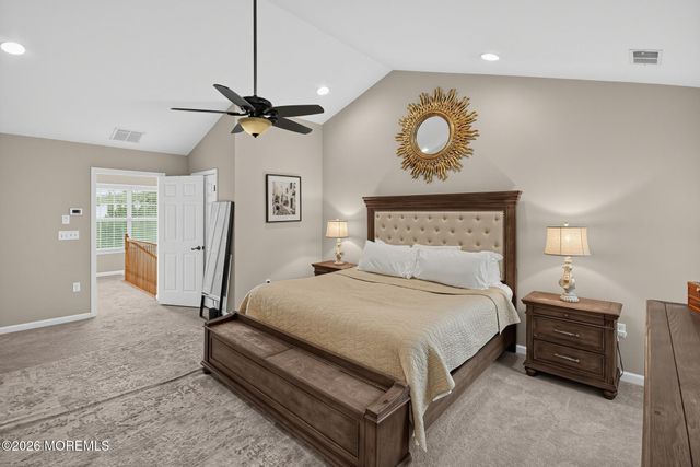 10 Santa Rosa Lane, Tinton Falls, NJ 07753