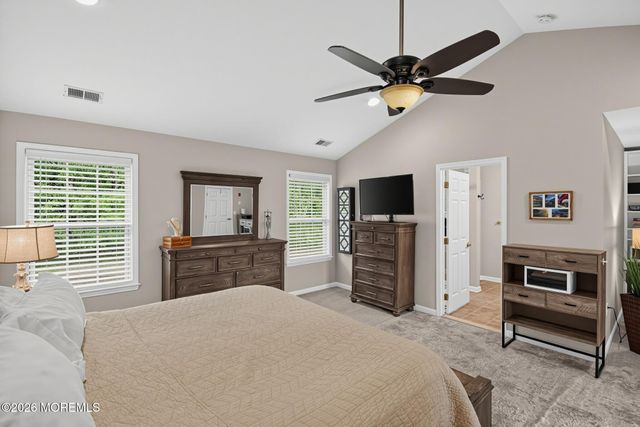 10 Santa Rosa Lane, Tinton Falls, NJ 07753