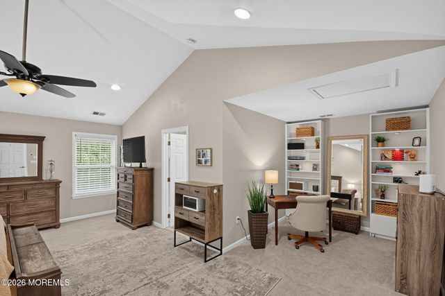 10 Santa Rosa Lane, Tinton Falls, NJ 07753