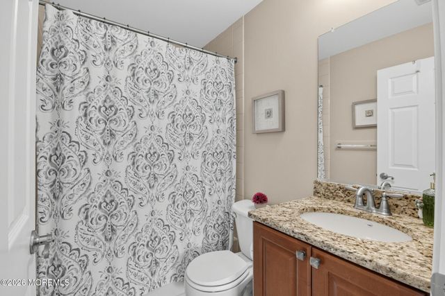 10 Santa Rosa Lane, Tinton Falls, NJ 07753