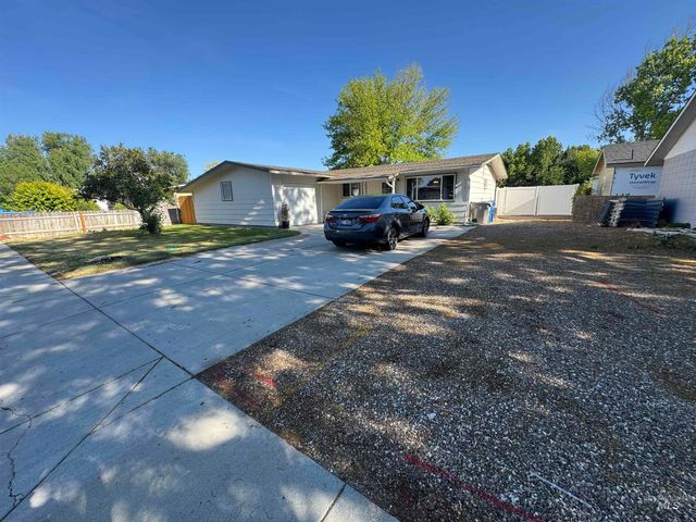 1514 Helena Dr, Caldwell, ID 83605