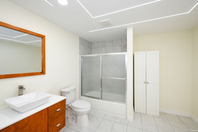 1326 W Lynwood, San Antonio, TX 78201