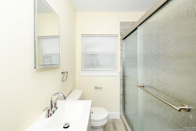 1326 W Lynwood, San Antonio, TX 78201