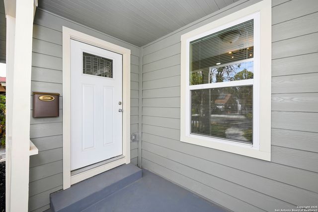1326 W Lynwood, San Antonio, TX 78201