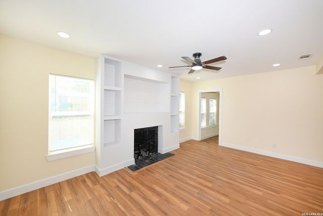 1326 W Lynwood, San Antonio, TX 78201