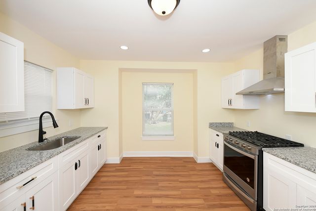 1326 W Lynwood, San Antonio, TX 78201