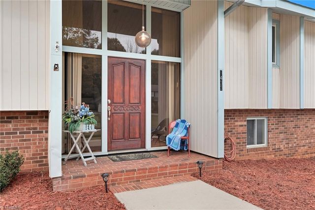 6433 Lamshire Road, Kernersville, NC 27284