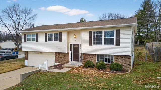 5 Gail Drive, St Peters, MO 63376