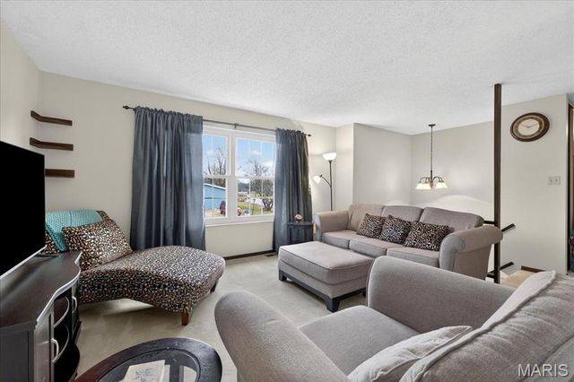 5 Gail Drive, St Peters, MO 63376