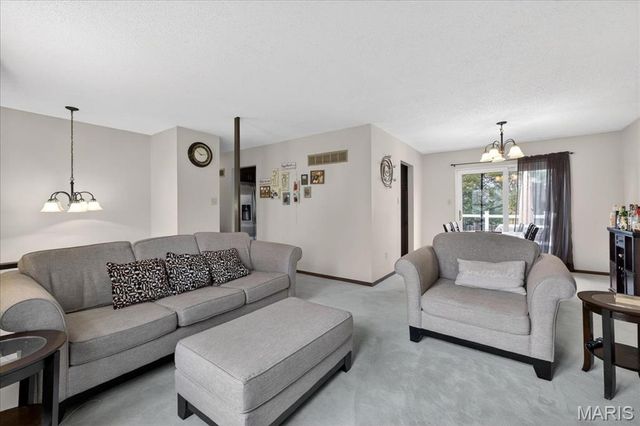 5 Gail Drive, St Peters, MO 63376