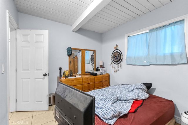 18585 14th, Bloomington, CA 92316