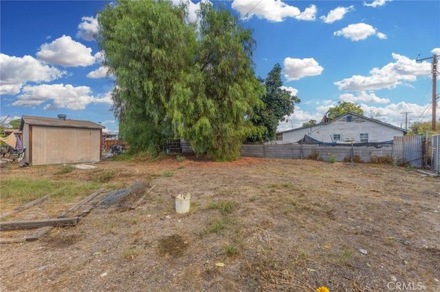 18585 14th, Bloomington, CA 92316