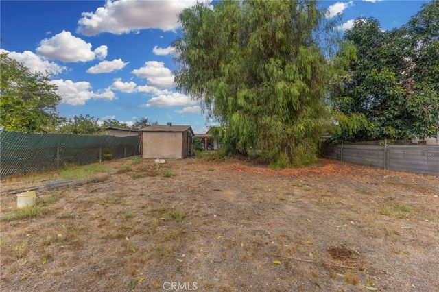 18585 14th, Bloomington, CA 92316
